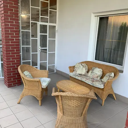 Πανσιόν Gold Ribbon Family House 3*